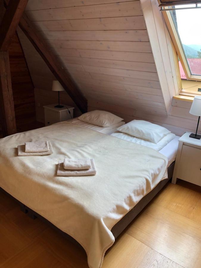 Poncyljuszowka Apartment Щирк Екстериор снимка