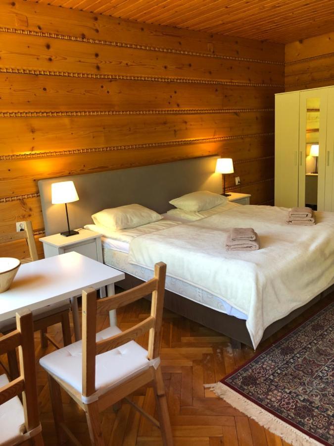 Poncyljuszowka Apartment Щирк Екстериор снимка