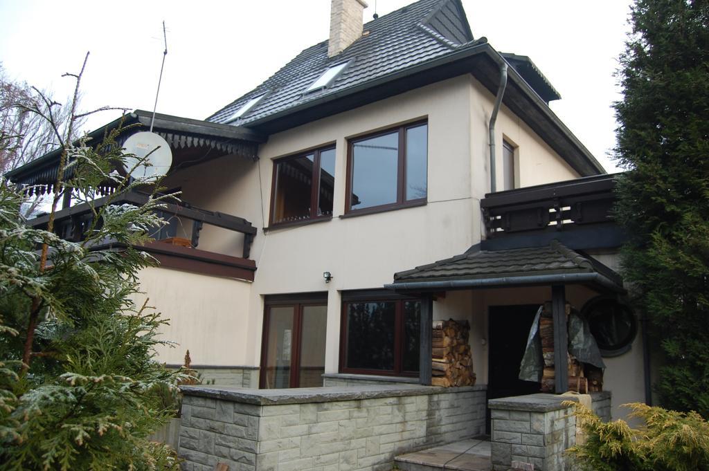Poncyljuszowka Apartment Щирк Екстериор снимка